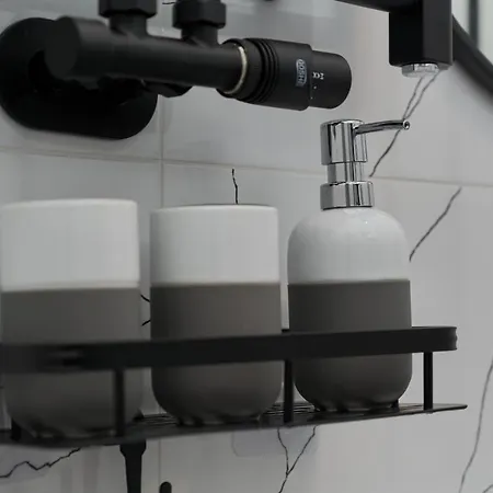 Apartment Jednosci Narodowej By Renters Breslau