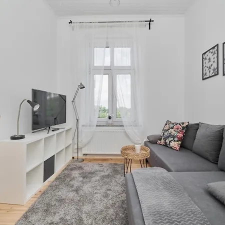 Apartment Jednosci Narodowej By Renters *